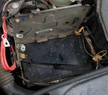 Акумулятор на Renault Duster та Sandero вибір, установка, заміна duster