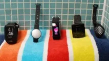 Великий тест порівняння кращих трекерів для плавання, Фітнес - браслети розумний годинник трекерів