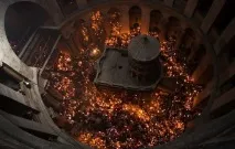 Благодатний вогонь 2015 - Сходження Благодатного вогню 2015 - Благодатний вогонь як благодатний