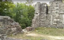 Визначні пам’ятки Лоо та околиці з описом околиці