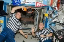 Космічний фітнес тренування у невагомості тренування