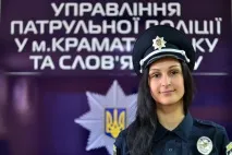 Миле обличчя ще не означає слабкість, патрульні дівчата про свою роботу в поліції, Діловий Слов’янськ обличчя