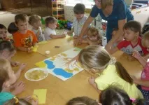 Майстер-клас з аплікації з листя «Осіннє дерево» у середній групі осіннє
