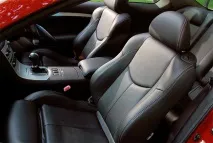 Правильний догляд за шкіряним салоном автомобіля шкіряним