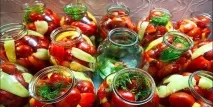 Рецепти засолювання помідорів у банках і в бочці засолювання