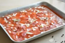 М’ясо в розсолі, запечене в духовці. запечене