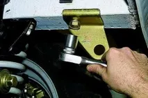 Зняття та розбирання переднього та заднього бамперів автомобіля ВАЗ-2121 розбирання