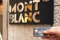 Порівняння 5 інтернет-банків та вибір карти для подорожей світом вибір