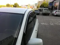 Установка аеродинамічних вітровиків на Nissan Tiida хетчбек установка