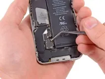 Заміна батареї в iPhone 4S батареї