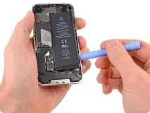 Заміна батареї в iPhone 4S заміна