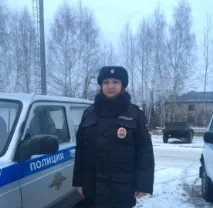 Жінка у патрульно-постовій службі жінка