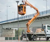 Оренда автовишки для електромонтажних робіт автовишки