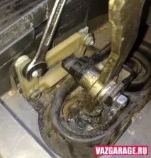Деренчить ручка КПП на Пріорі, як усунути Ремонт ваз своїми руками деренчить