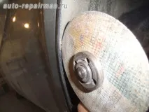 Cum să scoți șuruburile de pe o mașină
