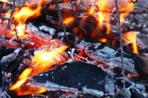 Як розпалити багаття під дощем дощем