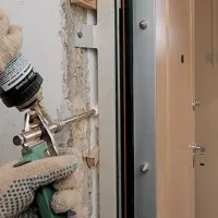Як встановити вхідні двері двері