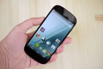 YotaPhone 2 з іншого боку боку