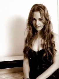 Мерьєм Узерлі (Meryem Uzerli) біографія актриси, фото, особисте життя її чоловік та діти 2019 мерьєм