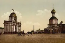 Від воріт Петра I до Сталінської висотки висотки