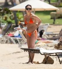 Прес Ні, не чули або 10 зірок Голлівуду з неідеальним животом неідеальним