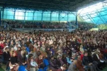Релігійна дружина вона