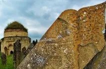 Сім куполів – усипальниця Шамаханської цариці усипальниця