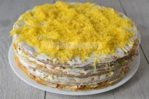 Закусочний торт із коржів для Наполеона з рибною консервою закусочний