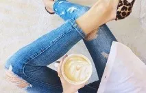 Жовті плями на джинсах плями