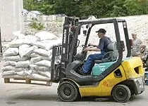 Швидка допомога для навантажувача, або Одиндень механіка сервісної служби – Склад та техніка навантажувача