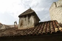 Історія дахів та покрівель покрівель