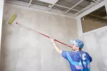 Як клеїти шпалери підготовка стін, грунтовка, нанесення підготовка