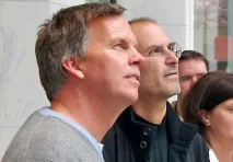 Як відкривалися магазини Apple Store, Apple Apple