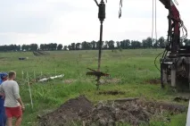 Копаємо колодязь автобуром, Долина Радості автобуром