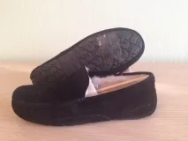 Мокасини на хутрі від UGG Амазон