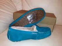 Мокасини на хутрі від UGG Амазон