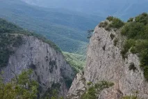 Піший похід через Великий каньйон Криму та до Ай-Петрі похід