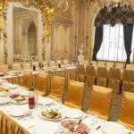 Ресторан для весілля зі своєю територією, щоб було місце для проведення виїзної реєстрації весілля