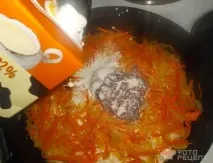 Рецепт Гнізда, з ковбасою, овочами та сиром овочами