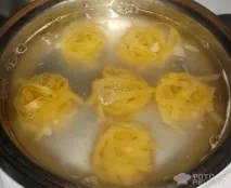 Рецепт Гнізда, з ковбасою, овочами та сиром рецепт