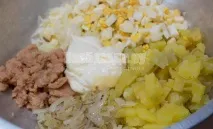 Салат зікрою мінтая (картопля, горошок, яйце), рецепт з покроковими фото. картопля