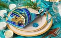 18 маленьких дизайнерських хитрощів, які зроблять новорічний стіл по-справжньому святковим дизайнерських