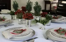 18 маленьких дизайнерських хитрощів, які зроблять новорічний стіл по-справжньому святковим маленьких