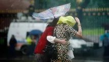 Дощове та холодне літо змінило туристичні переваги українців - РІА Новини літо