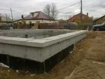 Двоповерховий цегляний будинок з підвалом та гаражем, Пермський форум підвалом