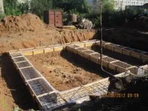 Двоповерховий цегляний будинок з підвалом та гаражем, Пермський форум підвалом