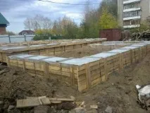 Двоповерховий цегляний будинок з підвалом та гаражем, Пермський форум будинок