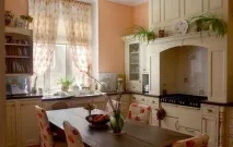 Фруктовий настрій відтінки персикового кольору в інтер’єрі настрій