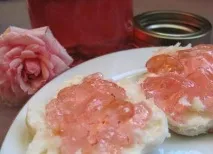 Вишуканий рецепт варення з пелюстків троянд пелюстків