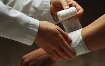 Як оплачують лікарняний лист якщо травма побутова скільки днів дається при переломі куприка лист